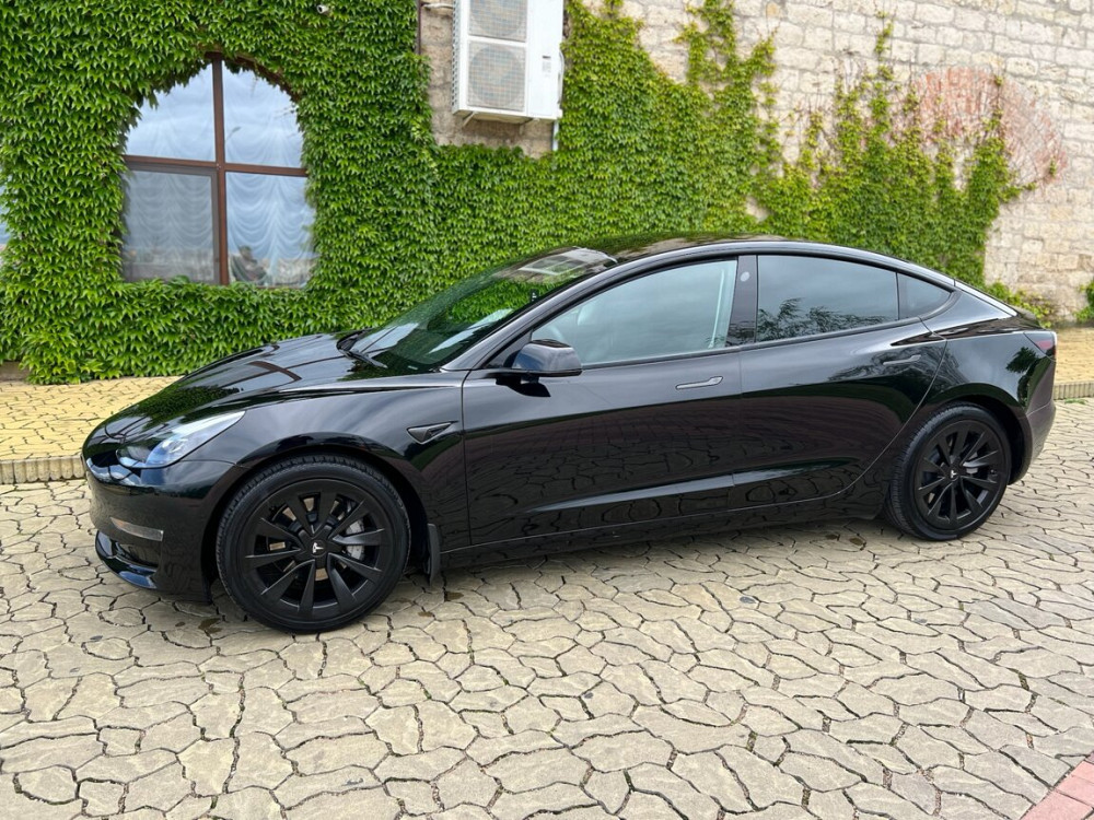 Tesla Model 3 2022 год Бендеры Бендеры - изображение 3