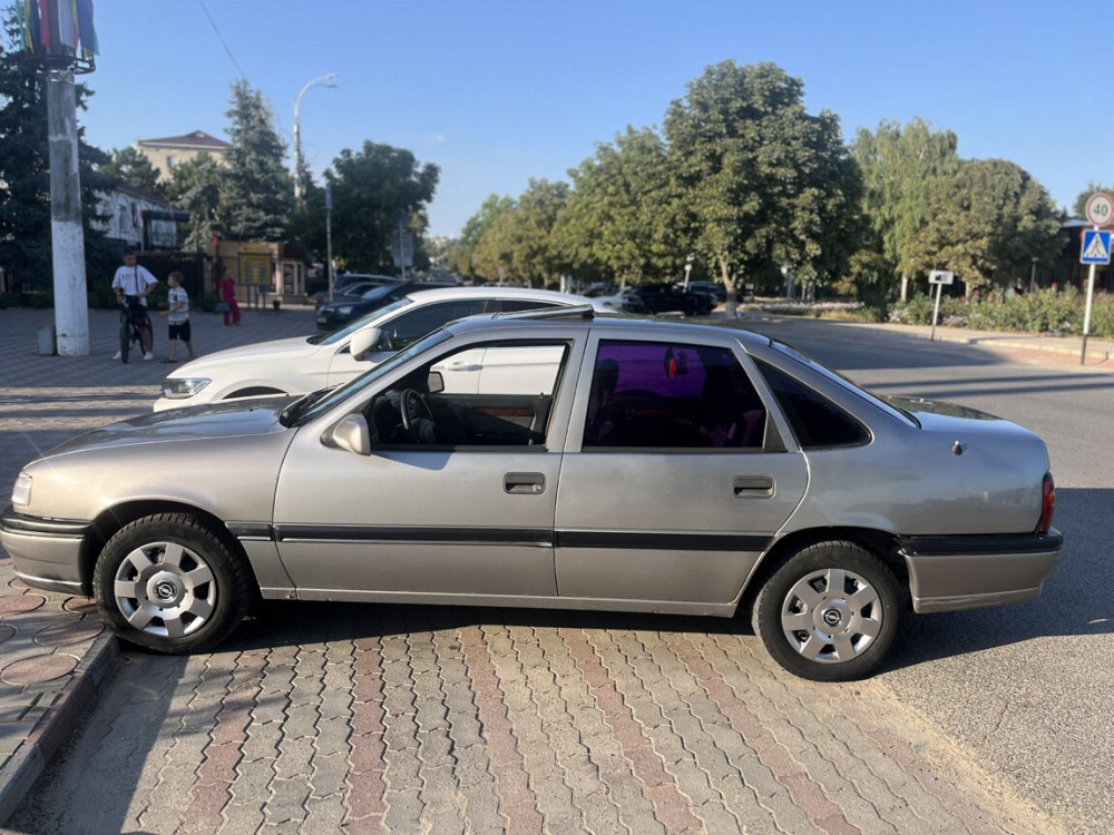 Opel Vectra 1994 год Дубоссары Дубоссары - изображение 2