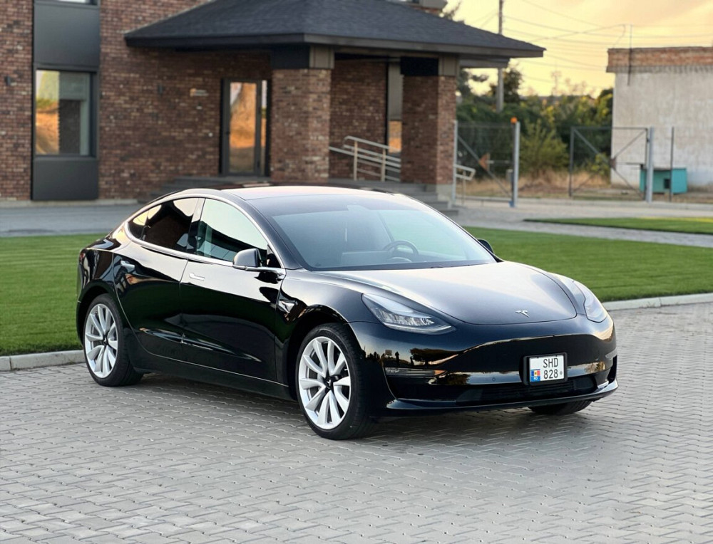Tesla Model 3 2018 an Tiraspol Tiraspol - fotografie 1