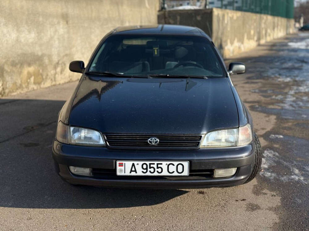 Toyota Carina 1995 an Bender Bender - fotografie 1