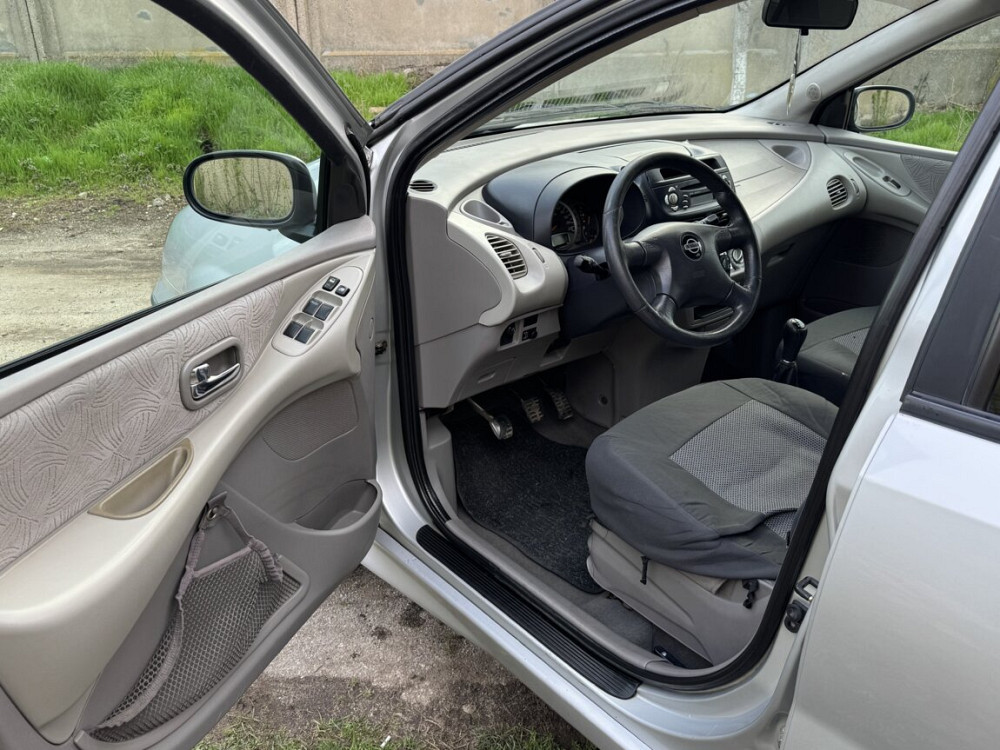 Nissan Almera Tino 2001 год Дубоссары Дубоссары - изображение 6