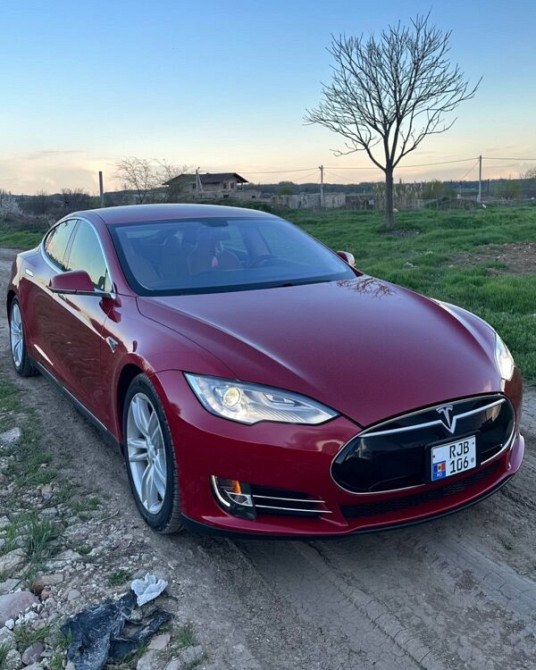 Tesla Model S 2014 an Rîbnița Rîbnița - fotografie 1