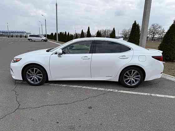 Lexus ES 2016 an Bender Bender