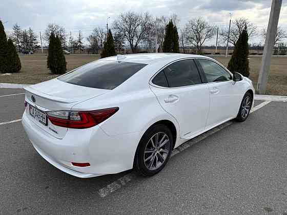 Lexus ES 2016 an Bender Bender