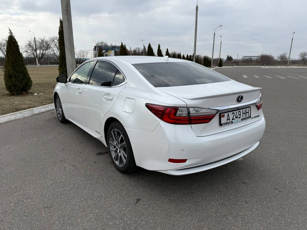 Lexus ES 2016 an Bender Bender - fotografie 2