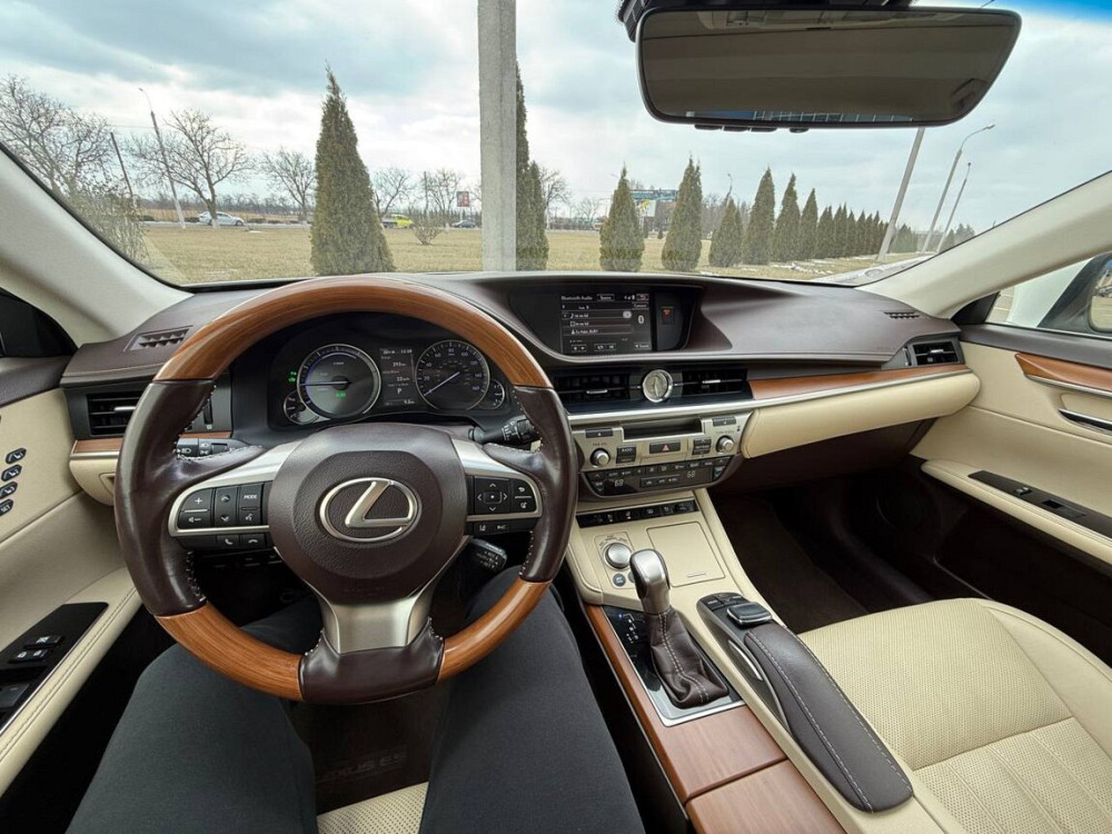 Lexus ES 2016 an Bender Bender - fotografie 6