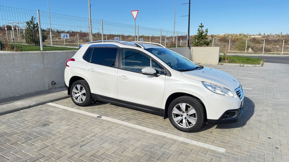 Peugeot 208 2015 год Кишинёв Кишинёв - изображение 6
