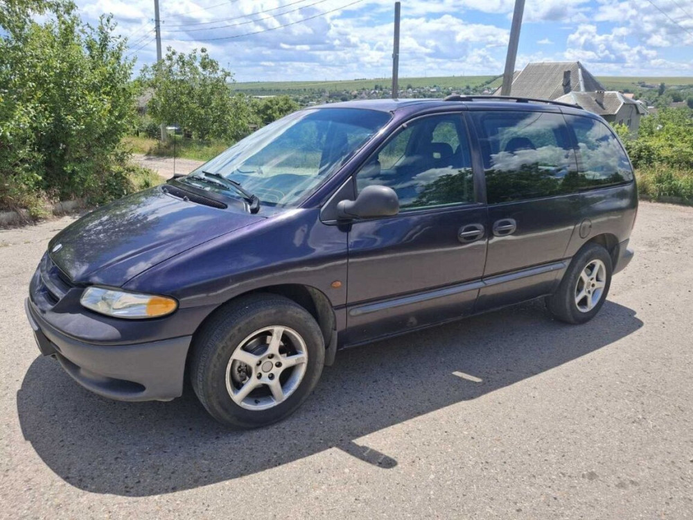Chrysler Voyager 1997 год Бендеры Бендеры - изображение 1