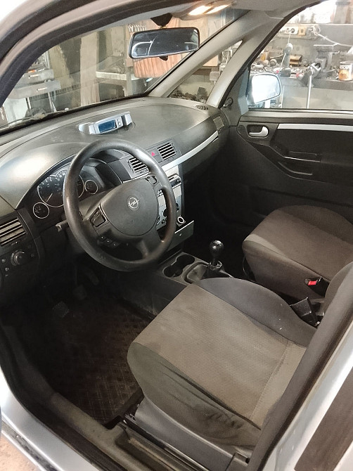 Opel Meriva 2004 год Резина Резина - изображение 3