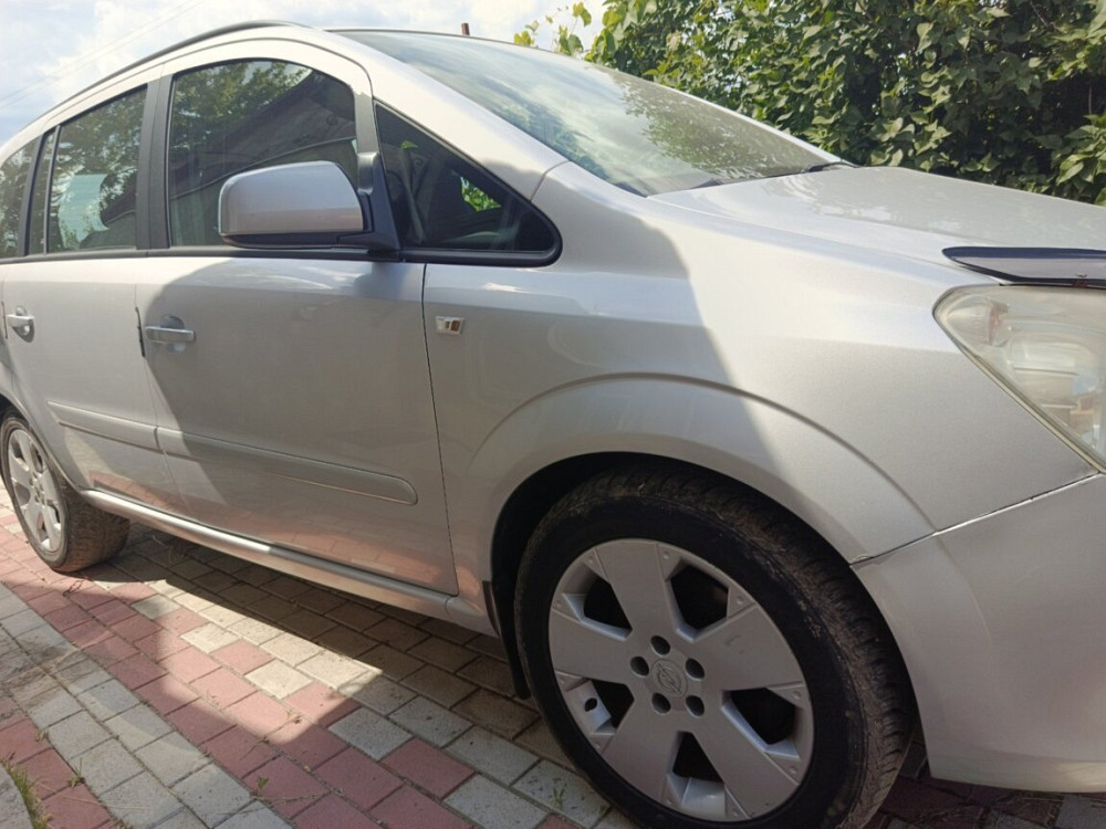 Opel Zafira 2009 an Tiraspol Tiraspol - fotografie 3