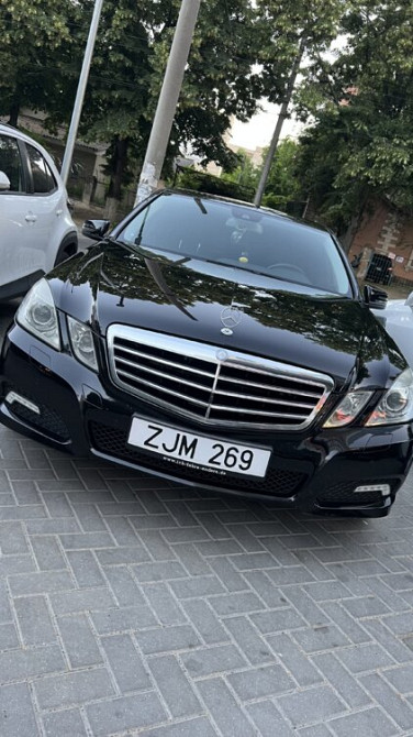 Mercedes E-Class 2009 an Parcani Parcani - fotografie 2