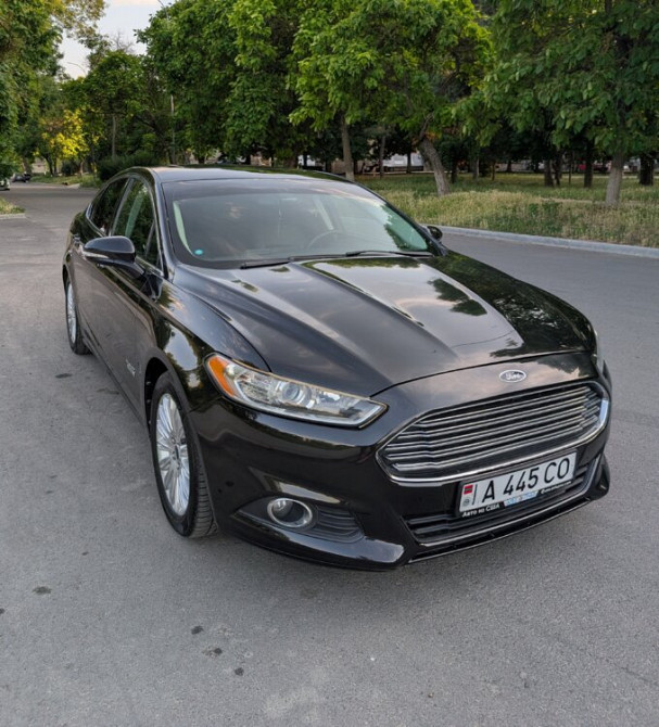 Ford Fusion 2013 an Bender Bender - fotografie 1