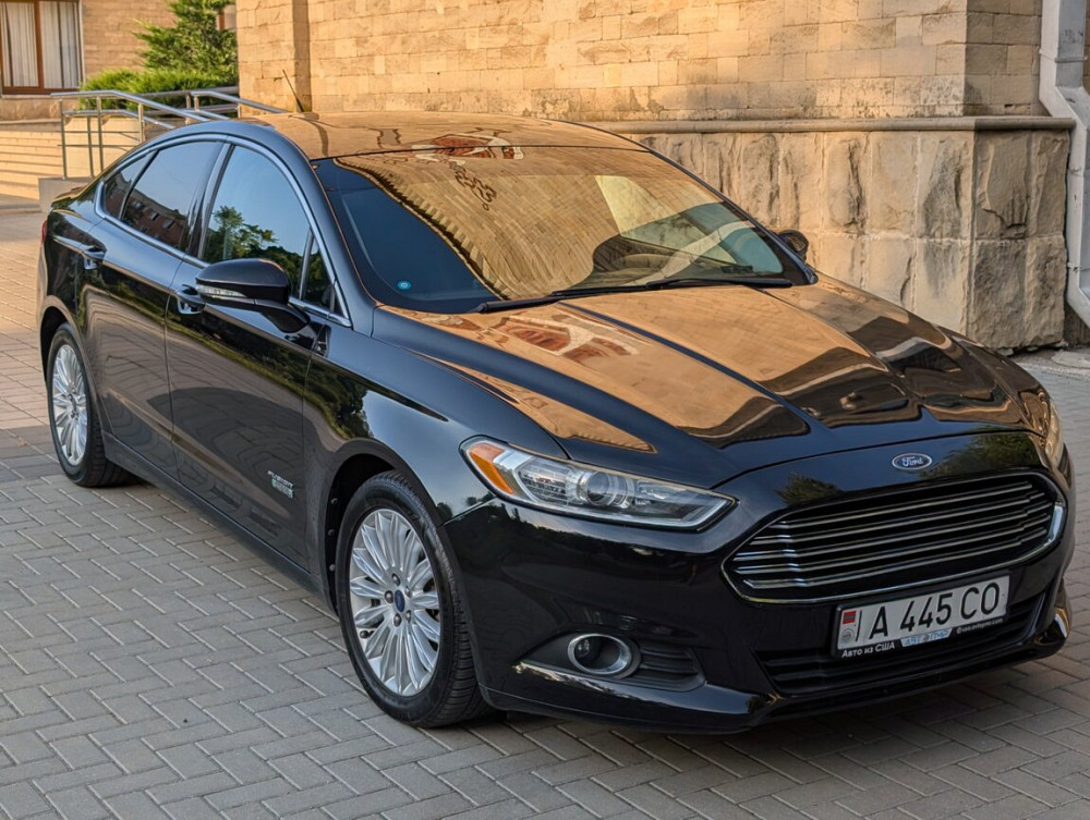 Ford Fusion 2013 an Bender Bender - fotografie 3