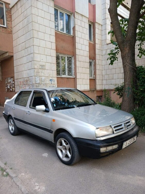 Volkswagen Vento 1995 год Тирасполь Тирасполь - изображение 2