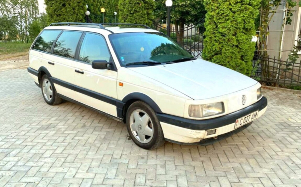 Volkswagen Passat 1993 год Суклея Суклея - изображение 4