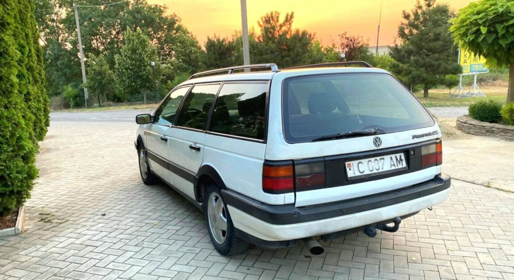 Volkswagen Passat 1993 год Суклея Суклея - изображение 2