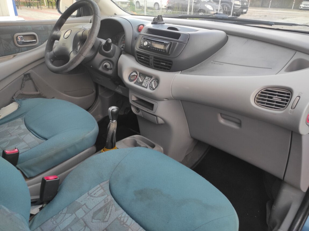 Nissan Almera Tino 2001 an Tiraspol Tiraspol - fotografie 6