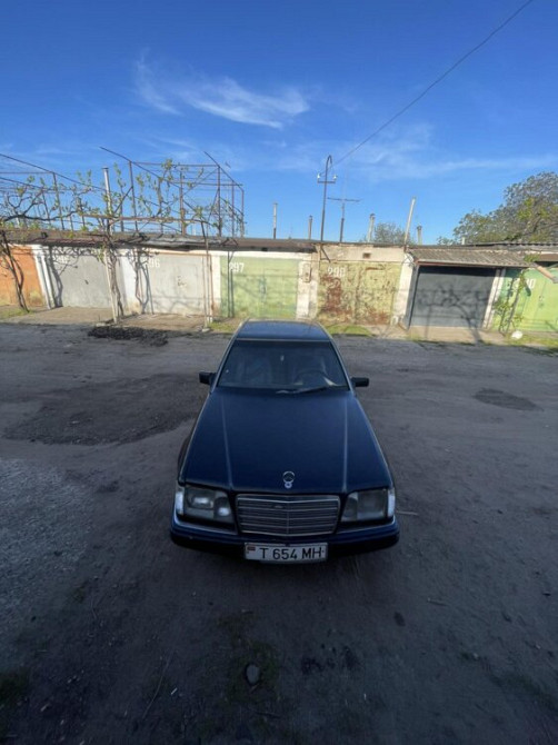Mercedes W124 1994 год Бендеры Бендеры - изображение 4