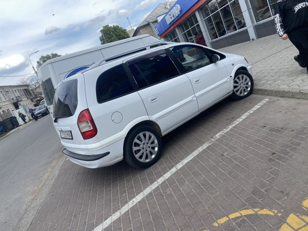 Opel Zafira 2004 год Слободзея Слободзея - изображение 9