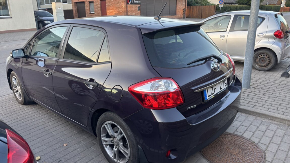 Toyota Auris 2011 год Тирасполь Тирасполь - изображение 3