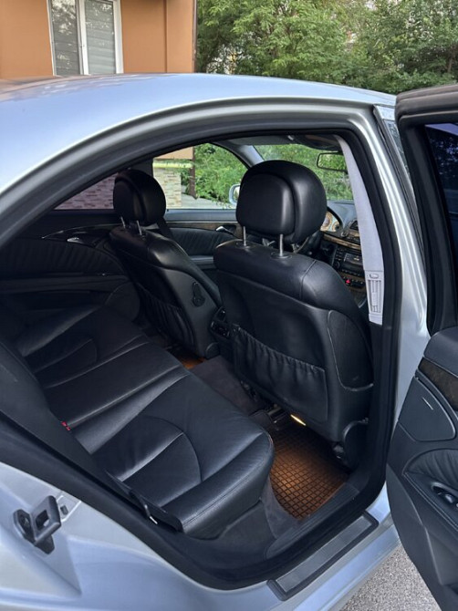 Mercedes E-Class 2005 an Bender Bender - fotografie 7