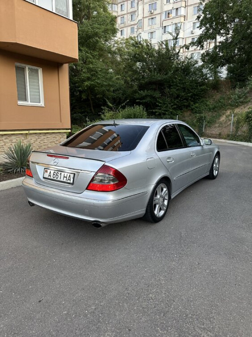 Mercedes E-Class 2005 an Bender Bender - fotografie 4