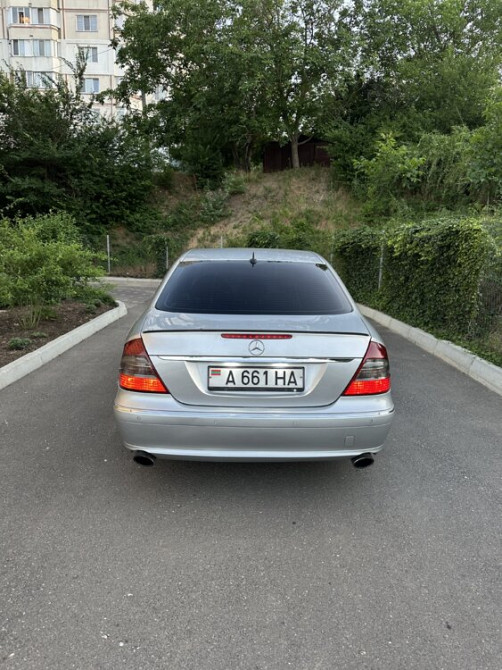 Mercedes E-Class 2005 an Bender Bender - fotografie 5