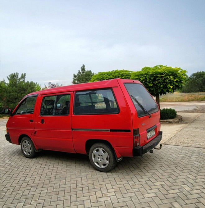 Nissan Vanette 1993 год Суклея Суклея - изображение 3