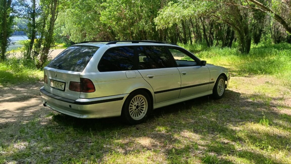 BMW 5 Series 1999 год Суклея Суклея - изображение 2