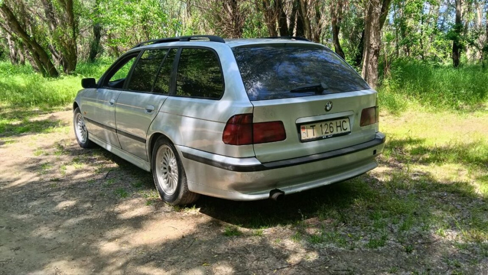BMW 5 Series 1999 год Суклея Суклея - изображение 1