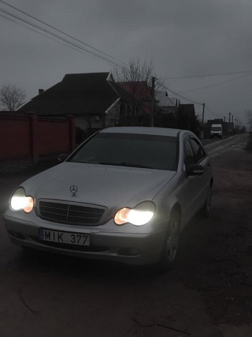 Mercedes C-Class 2004 an Sucleia Sucleia - fotografie 2