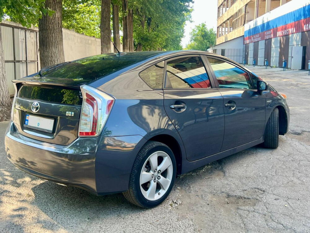 Toyota Prius 2013 год Бендеры Бендеры - изображение 4