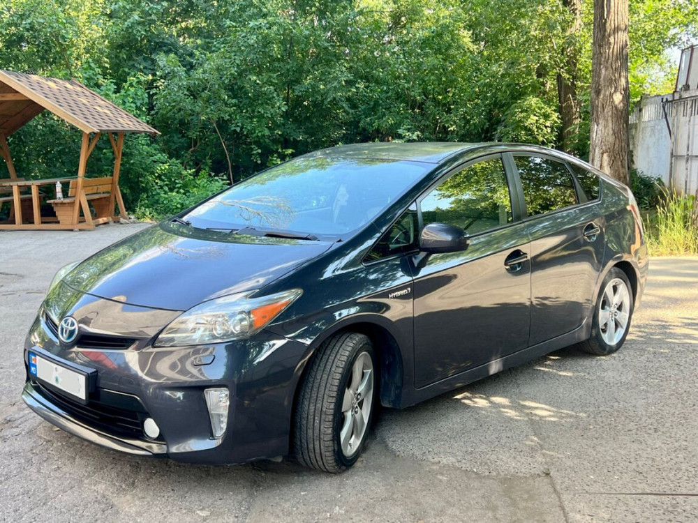 Toyota Prius 2013 год Бендеры Бендеры - изображение 3