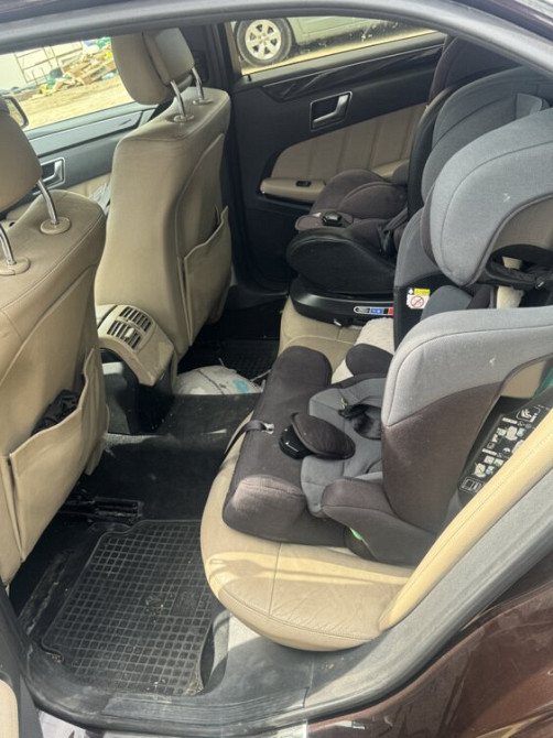 Mercedes E-Class 2012 an Chişinău Chişinău - fotografie 9