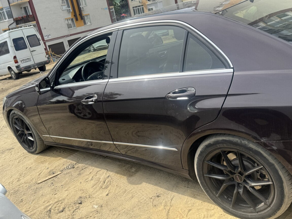 Mercedes E-Class 2012 an Chişinău Chişinău - fotografie 8