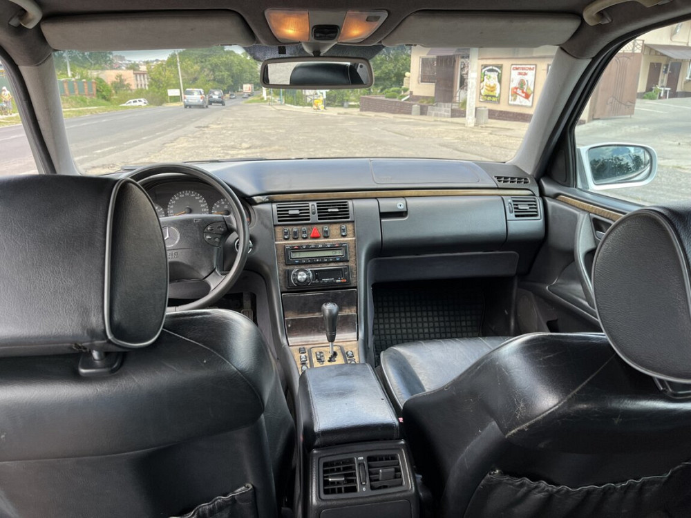 Mercedes E-Class 1999 год Суклея Суклея - изображение 3