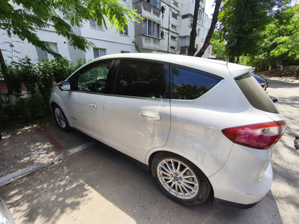 Ford C-MAX 2012 an Chişinău Chişinău - fotografie 4