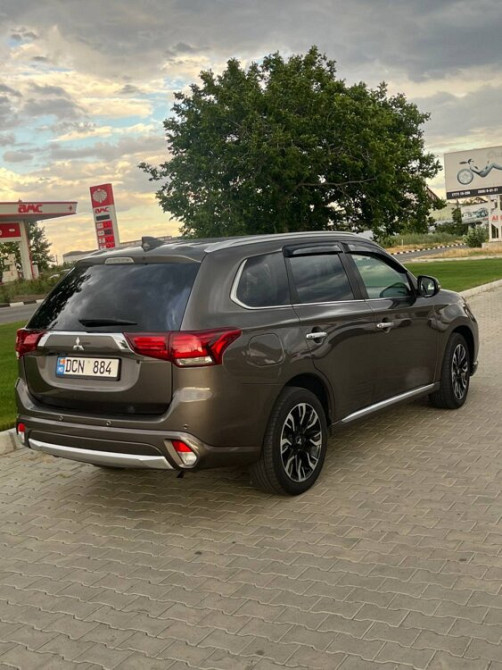 Mitsubishi Outlander 2018 год Тирасполь Тирасполь - изображение 3