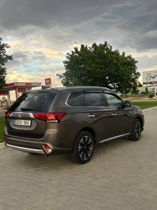 Mitsubishi Outlander 2018 год Тирасполь Тирасполь - изображение 2