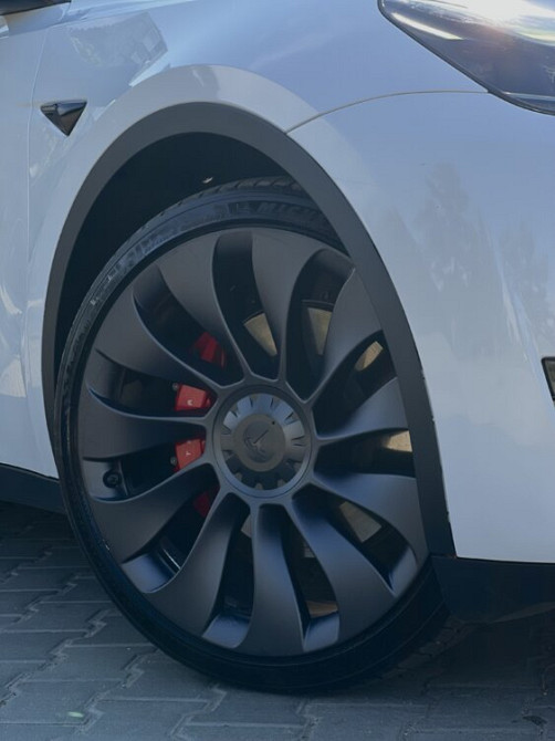 Tesla Model Y 2023 год Тирасполь Тирасполь - изображение 4