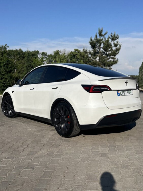 Tesla Model Y 2023 год Тирасполь Тирасполь - изображение 2