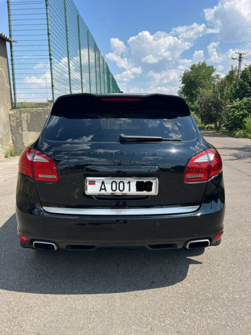 Porsche Cayenne 2010 an Bender Bender - fotografie 3