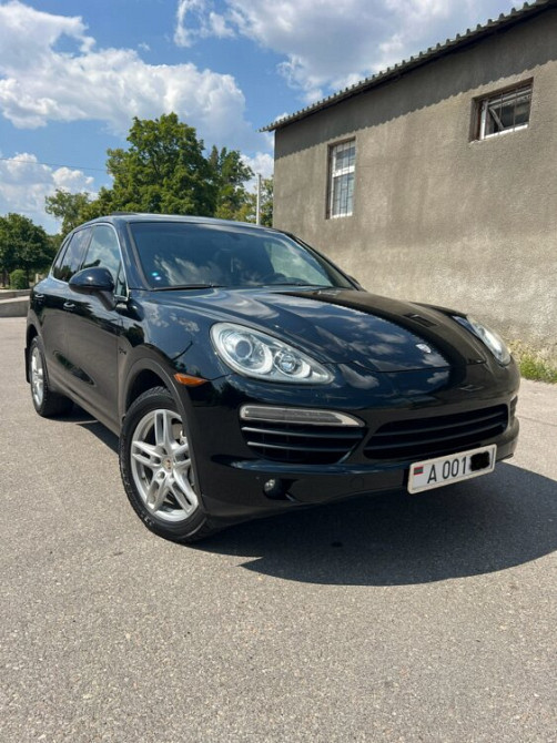 Porsche Cayenne 2010 an Bender Bender - fotografie 1