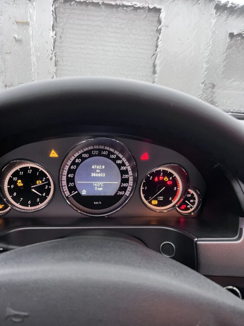 Mercedes E-Class 2009 an Tiraspol Tiraspol - fotografie 5