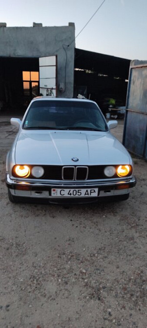 BMW 5 Series 1986 год Суклея Суклея - изображение 1