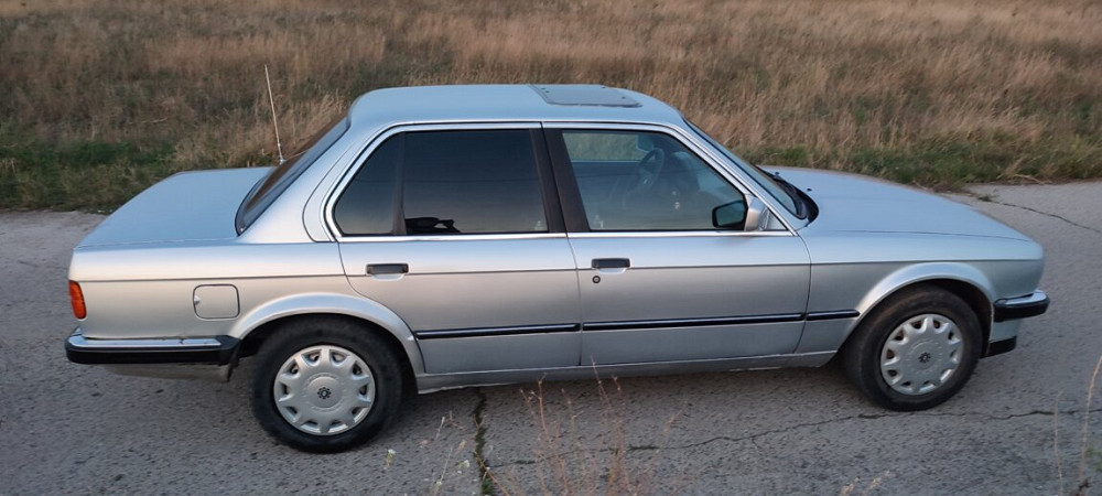 BMW 5 Series 1986 год Суклея Суклея - изображение 3