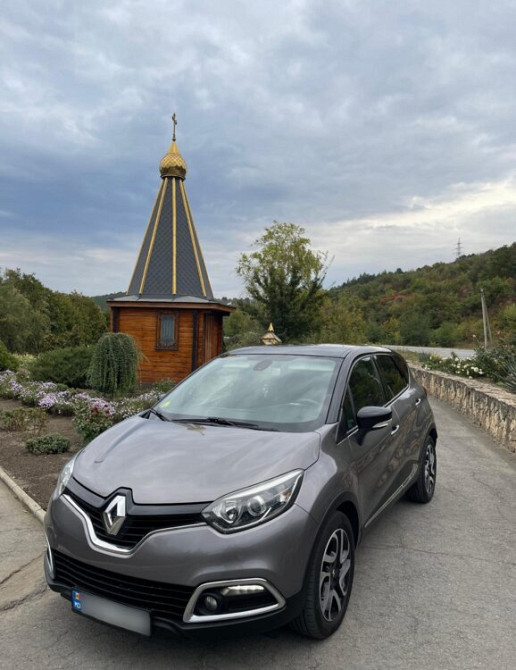 Renault Captur 2016 год Резина Резина - изображение 2