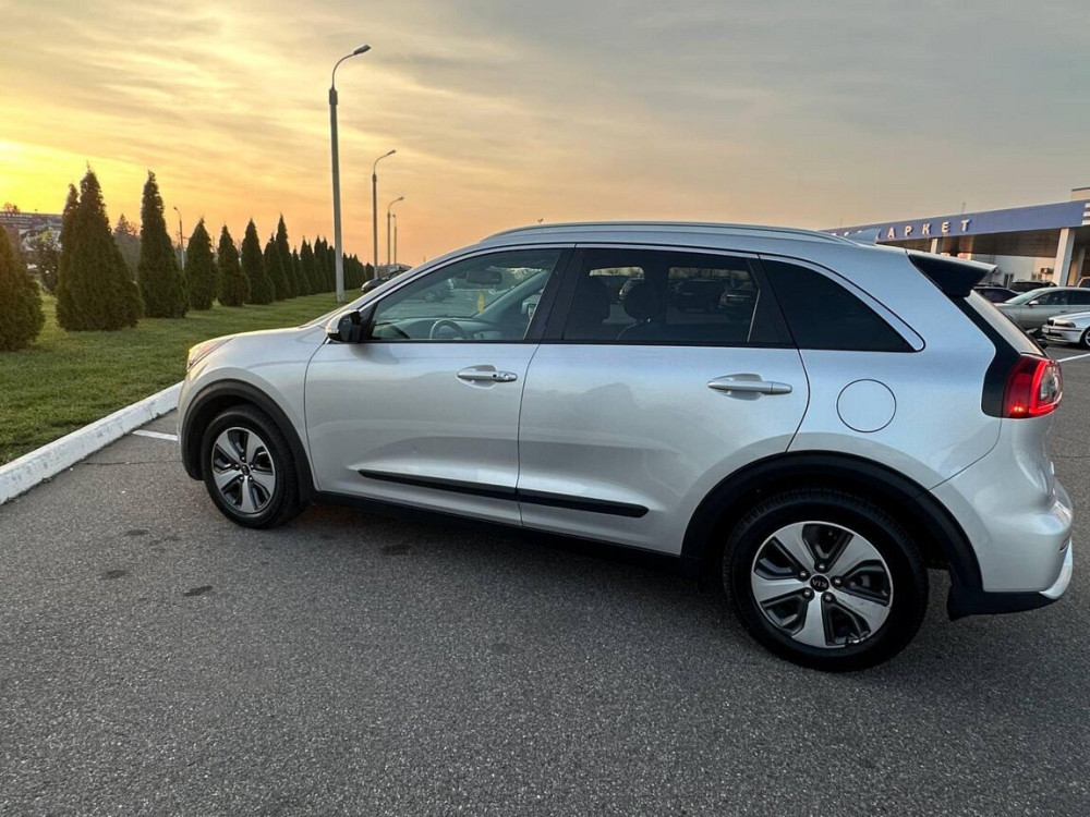Kia Niro 2017 an Bender Bender - fotografie 4