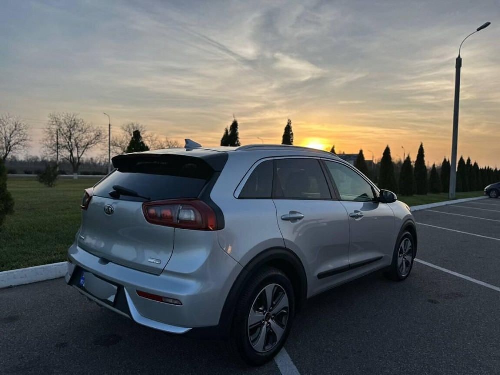Kia Niro 2017 an Bender Bender - fotografie 1