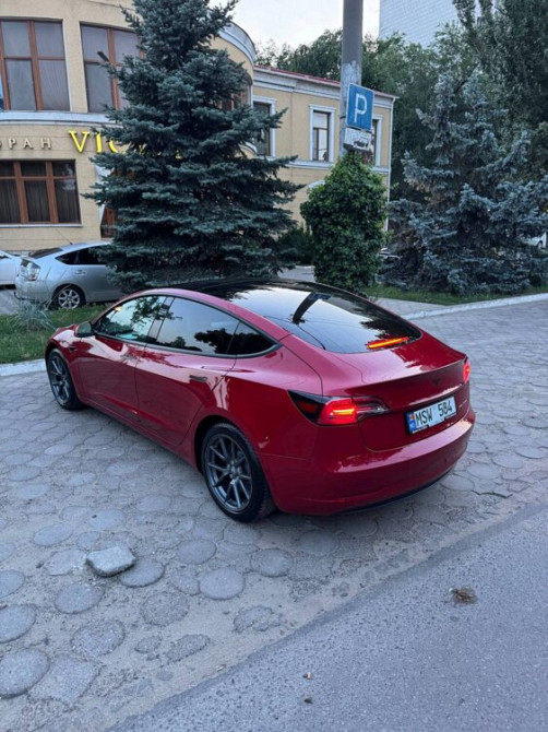 Tesla Model 3 2021 год Тирасполь Тирасполь - изображение 3